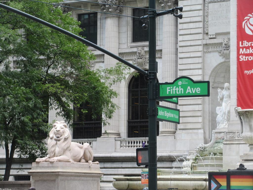 បណ្ណាល័យស្លុត: ការបកស្រាយនិងអត្ថន័យ