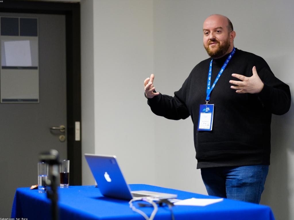 ការប៉ះពាល់នៃបណ្ណាល័យស្លុតដល់សហគមន៍